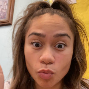 Meet your Posher, Mia